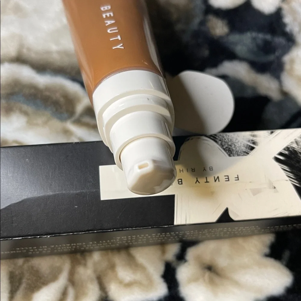 Fenty 445 Pro Filt'r Hydrating Longwear Foundation